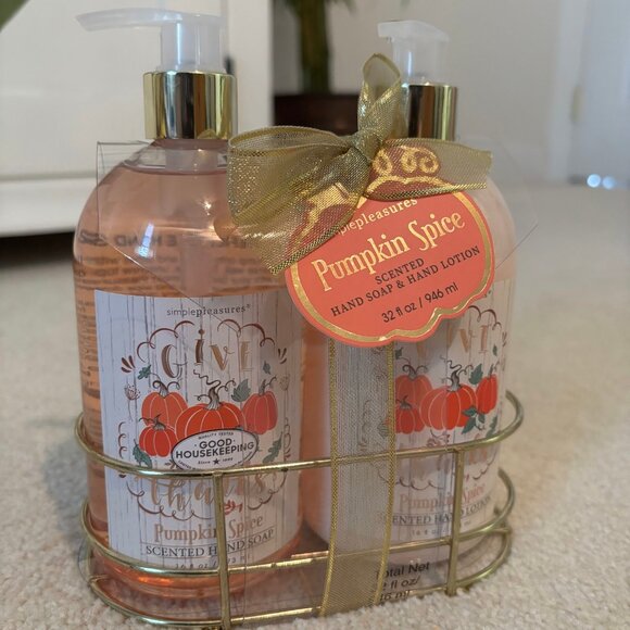 NWT! Good Housekeeping 16 Oz Pumpkin Spice Hand Soap & Lotion Set - Picture 1 of 5
